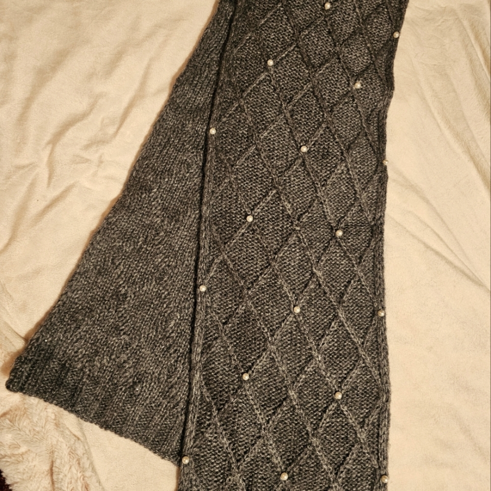 Beautiful Grey scarf with pearl ascents.